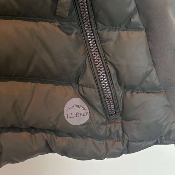 L.L. Bean Olive Green Women's insulated down Jacket - Picture 3 of 6